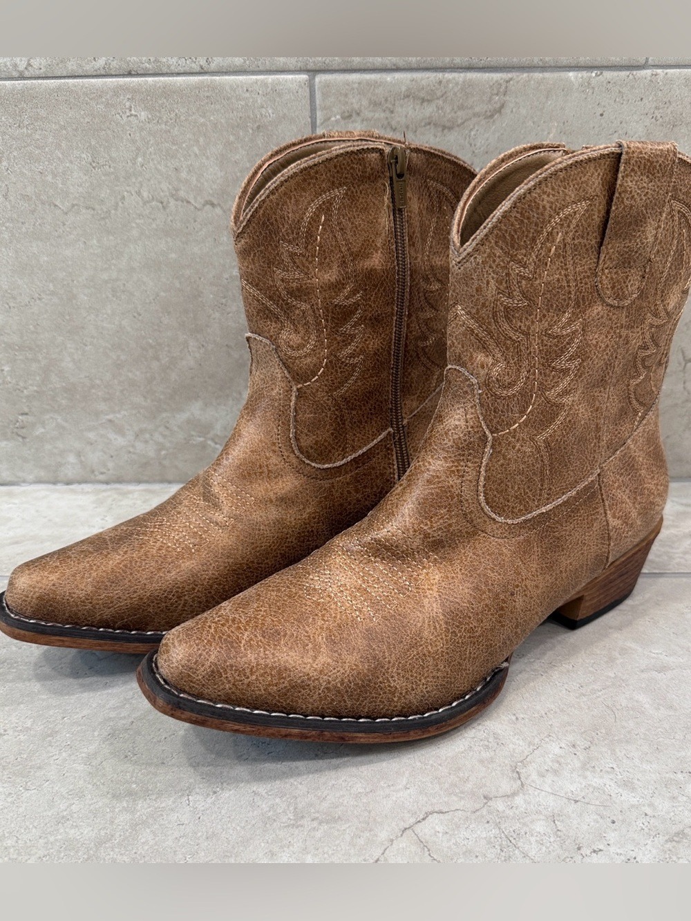 Roper NEW women’s size 10 cowboy boots Tan